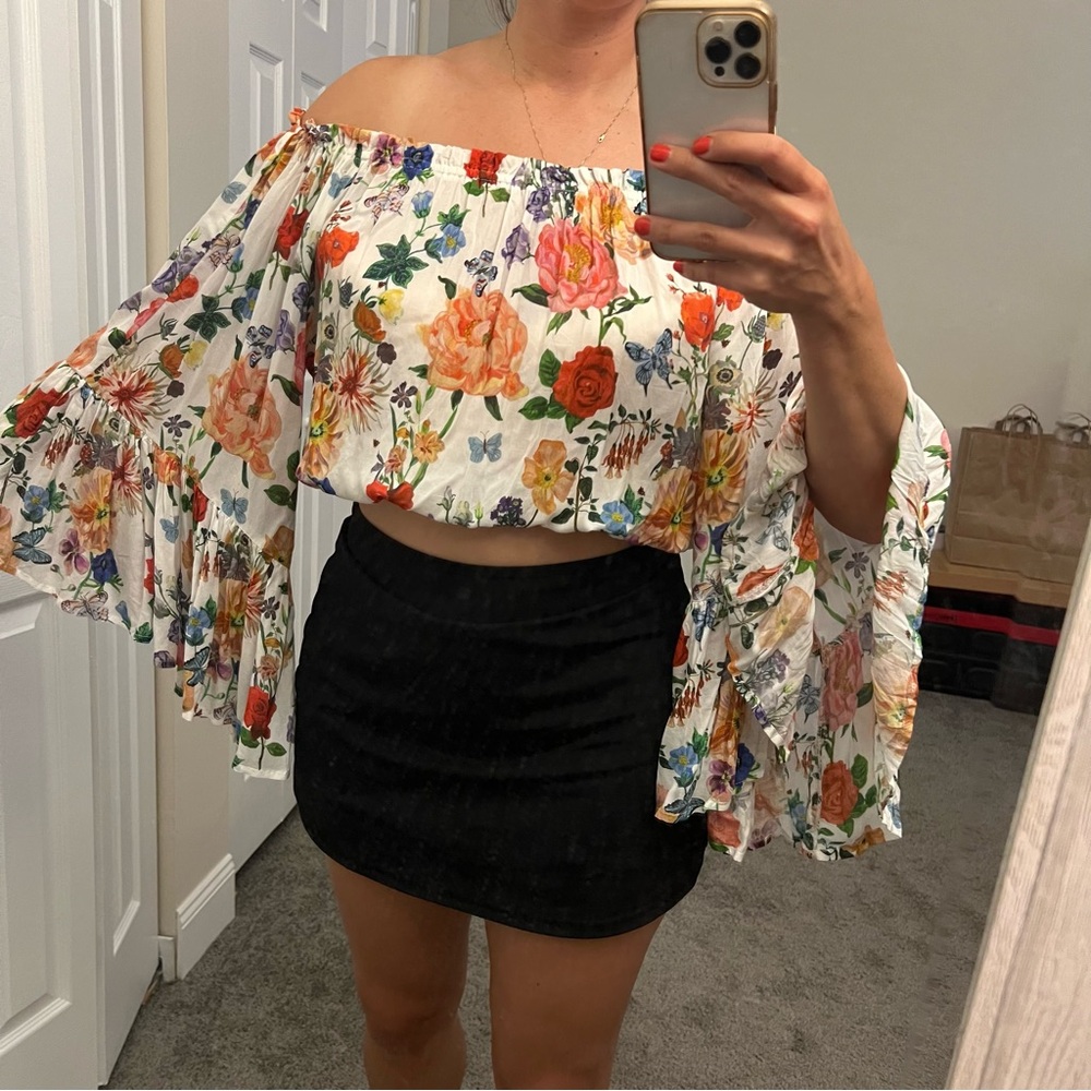 VICI Floral Off the Shoulder Top size M